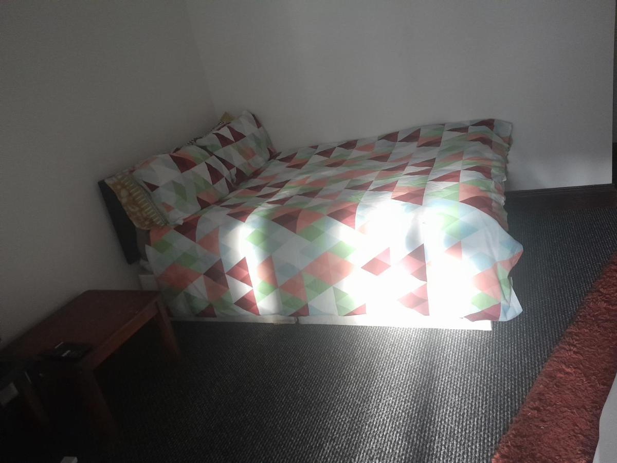 Lovely 1-Bed Studio In London Apartment Exterior photo